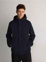 Gładka kurtka z kapturem - granatowy. Niebieskie kurtki męskie Reserved, l, bez wzorów, z kapturem. W wyprzedaży za 199.99 zł.