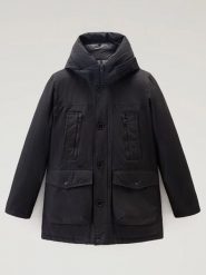 Woolrich Parka puchowa "Ramar Arctic" w kolorze czarnym rozmiar: L. Czarne parki męskie Woolrich, na zimę, l, bez wzorów, z puchu. Za 2,994.13 zł.