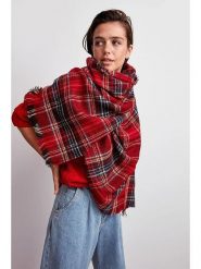 Trendyol Szal w kolorze czerwono-czarnym rozmiar: onesize. Czerwone szaliki i kominy damskie Trendyol, bez wzorów, z materiału. Za 100.04 zł.