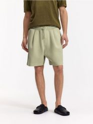 Szorty comfort fit - oliwkowy. Zielone szorty męskie Reserved, z bawełny, bez kołnierzyka. Za 119.99 zł.