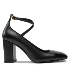 Czółenka Stuart Weitzman. Czarne czółenka damskie Stuart Weitzman, bez wzorów, bez obcasa. Za 1,069.00 zł.