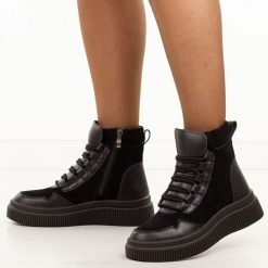 Czarne skórzane botki damskie Filippo Dbt7270/25. Czarne botki damskie Filippo, na jesień, z dzianiny, eleganckie, z okrągłym noskiem, bez obcasa, na platformie, bez zapięcia. Za 319.00 zł.