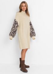 Sukienka dzianinowa oversized w cętki leoparda. Brązowe sukienki damskie bonprix, bez wzorów, z dzianiny, bez kołnierzyka, bez ramiączek. Za 169.99 zł.