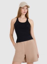 4F Top slim gładki damski - czarny S. Czarne topy damskie 4f, s, bez wzorów, z bawełny, bez kołnierzyka. Za 39.99 zł.