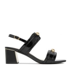 Sandały Lasocki. Czarne sandały damskie Lasocki, bez wzorów, bez obcasa, na słupku. Za 229.99 zł.