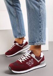 Bordowe Buty Sportowe z Imitacji Zamszu z Naszywką Lysadna. Czerwone buty sportowe na co dzień damskie Renee, z aplikacjami. Za 129.99 zł.