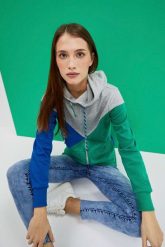 Bluza z kapturem zielona. Zielone bluzy z kapturem damskie MOODO, xs, z bawełny. W wyprzedaży za 74.99 zł.