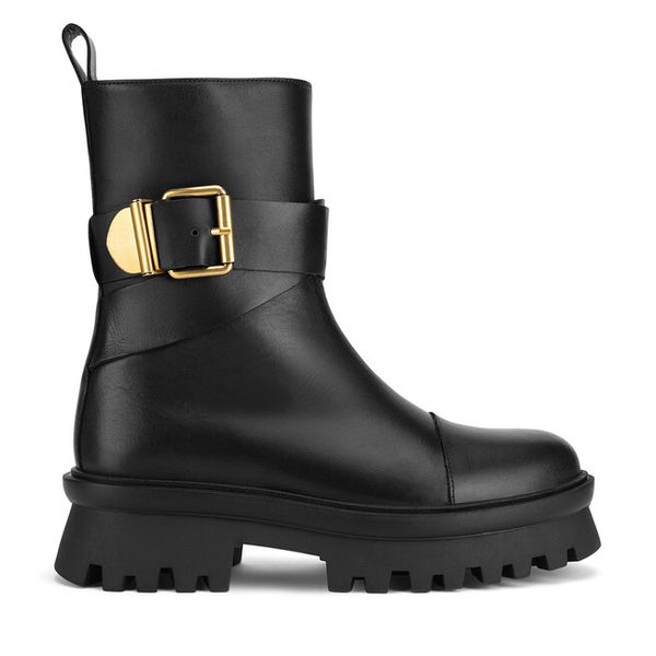 Botki Badura. Czarne botki damskie Badura, bez obcasa, na płaskiej podeszwie, bez zapięcia. Za 449.99 zł.