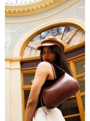 Maison héritage PARIS Skórzana torebka "Titan" w kolorze jasnobrązowym - 26 x 17 x 7 cm rozmiar: onesize. Brązowe torebki klasyczne damskie maison héritage PARIS, bez wzorów, z materiału, bez dodatków. Za 304.99 zł.