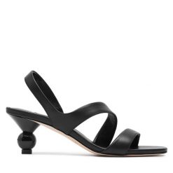 Sandały Weekend Max Mara. Czarne sandały damskie Weekend Max Mara, bez wzorów, bez obcasa, na słupku. Za 784.99 zł.
