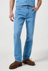 WRANGLER MĘSKIE SPODNIE JEANSOWE WRANGLER GREENSBORO MIST 112364971. Spodnie materiałowe męskie Wrangler, bez wzorów, z jeansu. Za 219.99 zł.