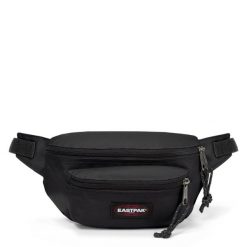 Dorosły torba typu nerka lekka Eastpak Doggy Bag Czarny. Czarne torebki klasyczne damskie Eastpak, bez wzorów, bez dodatków. W wyprzedaży za 89.00 zł.