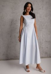 Jasnoniebieska Rozkloszowana Sukienka Koktajlowa z Bawełny z Dekoltem Łódką i Kieszeniami Fanilra. Niebieskie sukienki damskie Renee, na studniówkę, m, bez wzorów, z bawełny, klasyczne, bez kołnierzyka, bez ramiączek, maxi, rozkloszowane. Za 159.99 zł.