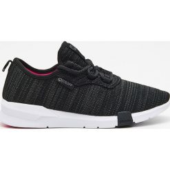 Sportowe buty - Czarny. Czarne buty sportowe na co dzień damskie Cropp, bez zapięcia. Za 159.99 zł.