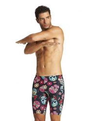 Arena Kąpielówki w kolorze czarnym ze wzorem rozmiar: 6. Czarne kąpielówki męskie Arena, bez wzorów, z materiału. Za 83.81 zł.