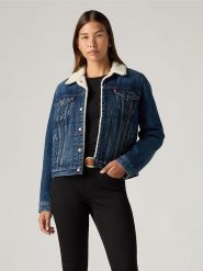 Levi's Kurtka dżinsowa w kolorze niebieskim rozmiar: M. Niebieskie kurtki damskie Levi's, m, bez wzorów, z bawełny, bez kaptura. Za 319.95 zł.