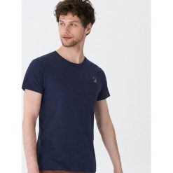 T-shirt z kieszenią - Granatowy. Niebieskie t-shirty damskie House, l, bez wzorów, bez kołnierzyka. Za 19.99 zł.