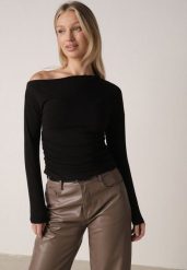 Czarna Bluzka z Bawełną i Wiskozą Ozdobiona Marszczeniem Alexareo. Czarne bluzki damskie Born2be, l, bez wzorów, z bawełny, bez kołnierzyka, bez ramiączek. Za 79.99 zł.