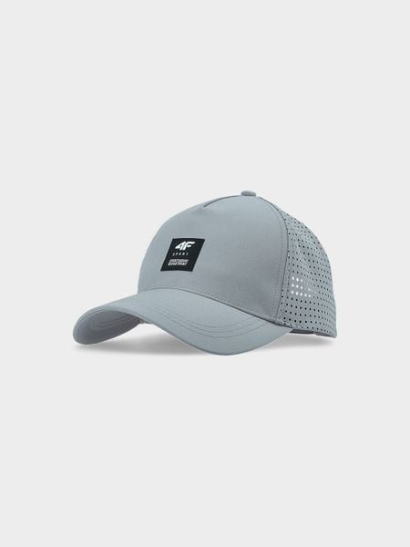 4F Czapka z daszkiem strapback męska - szara M. Szare czapki męskie 4f, na lato, z aplikacjami, z syntetyku, klasyczne. W wyprzedaży za 39.99 zł.