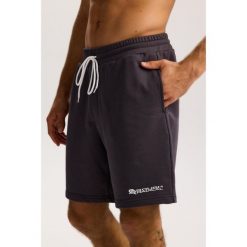 Męskie spodenki dresowe Rough Radical Cotton Active Shorts Men. Czarne szorty męskie ROUGH RADICAL, m, z dresówki, na fitness i siłownię. Za 139.90 zł.