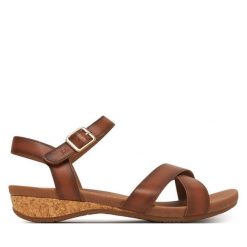 Sandały Josef Seibel. Brązowe sandały damskie Josef Seibel, bez wzorów, bez obcasa, na płaskiej podeszwie. Za 409.99 zł.