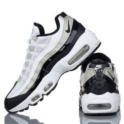 Buty Sportowe Damskie Nike Air Max 95. Czerwone buty sportowe na co dzień damskie Nike, bez wzorów, trekkingowe, nike air max. Za 487.50 zł.