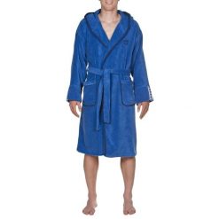 Szlafrok kąpielowy na basen po treningu unisex Arena Premium Robe. Niebieskie szlafroki męskie Arena, bez wzorów. Za 299.99 zł.