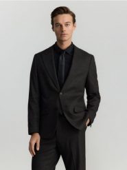 Marynarka slim fit z wiskozą - czarny. Czarne marynarki męskie Reserved, bez wzorów, z tkaniny. W wyprzedaży za 199.99 zł.
