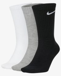 Skarpety Unisex Adult Value Crew (zestaw 3 Sztuk). Szare skarpetki męskie Nike, bez wzorów, z bawełny. Za 96.99 zł.