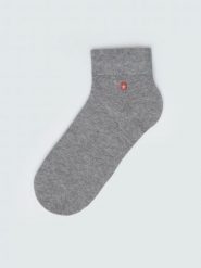Skarpety męskie bawełniane szare meder 903. Szare skarpetki męskie Big Star, bez wzorów, z bawełny. Za 19.99 zł.