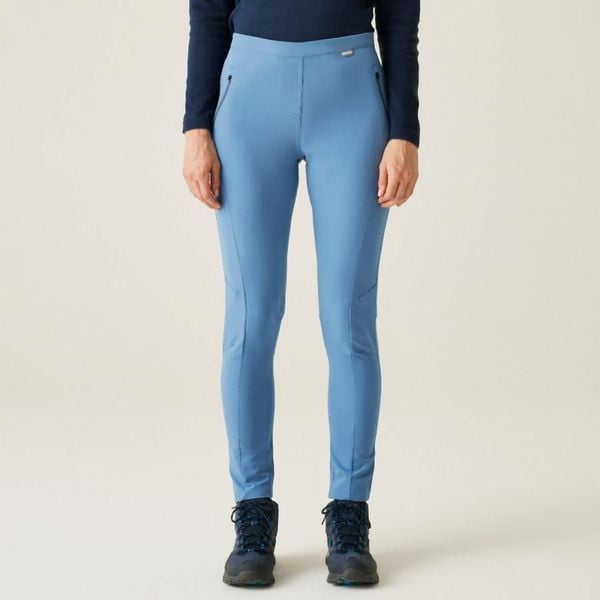 Damskie spodnie trekkingowe Regatta PENTRE STRTCH. Niebieskie spodnie dresowe damskie Regatta, na lato, bez wzorów, z elastanu. W wyprzedaży za 247.00 zł.