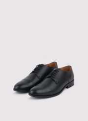 PAKO LORENTE – Czarne eleganckie buty męskie. Czarne buty wizytowe męskie Pako Lorente, ze skóry, bez zapięcia. Za 599.99 zł.