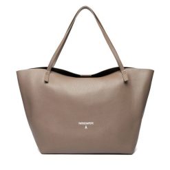 Torebka Patrizia Pepe. Brązowe torebki klasyczne damskie Patrizia Pepe, bez wzorów, bez dodatków. Za 1,299.00 zł.