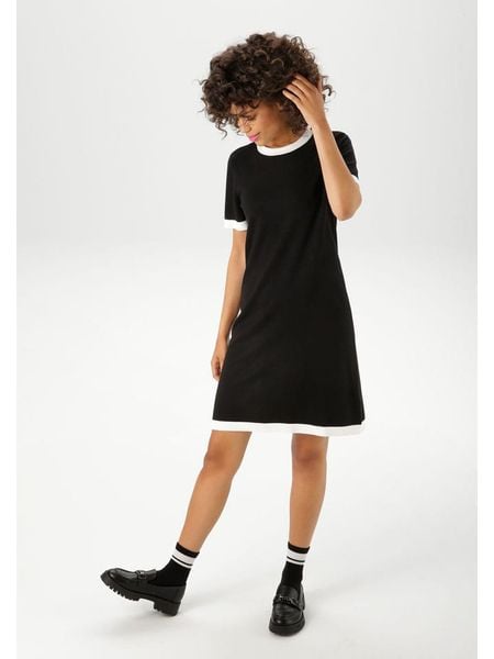 Aniston Sukienka w kolorze czarnym rozmiar: 40. Czarne sukienki damskie Aniston, na co dzień, bez wzorów, z wiskozy, bez kołnierzyka, bez ramiączek, mini, proste. Za 83.81 zł.