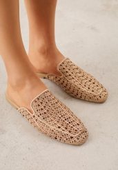 Ciemnobeżowe Klapki Mule z Ażurową Cholewką Szydełkową Civeza. Brązowe klapki damskie Born2be, w ażurowe wzory, z jeansu, bez obcasa, na płaskiej podeszwie. Za 89.99 zł.