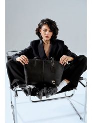 Vince Camuto Shopper bag "Savona" w kolorze czarnym - 38 x 27,5 x 14 cm rozmiar: onesize. Czarne shopper bag damskie Vince Camuto, bez wzorów, z materiału, na ramię, bez dodatków. Za 162.11 zł.