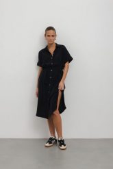 SUKIENKA SILVIA CUPRO CZARNA L - Flawless. Czarne sukienki damskie Flawless, do pracy, l, bez wzorów, z jedwabiu, biznesowe, bez kołnierzyka, bez ramiączek, maxi, kopertowe. Za 295.00 zł.