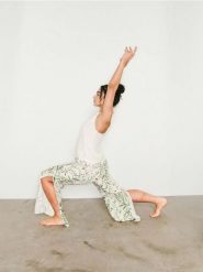 Wiskozowa piżama dwuczęściowa - kremowy. Białe piżamy damskie Sinsay, l, bez wzorów, z wiskozy, bez ramiączek. Za 49.99 zł.