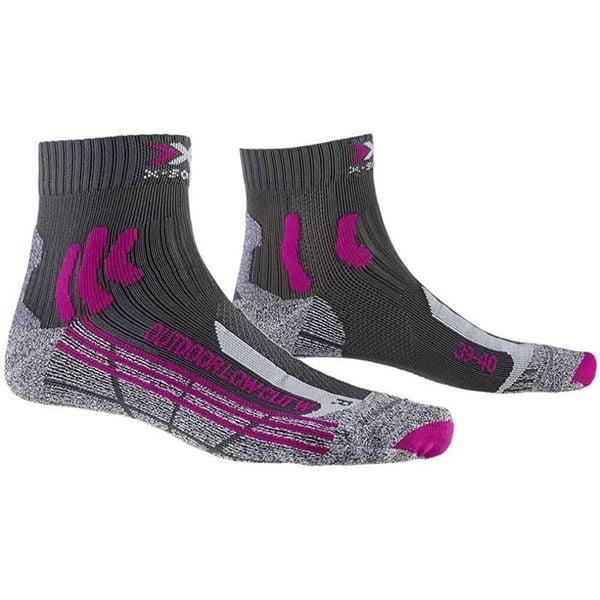 Skarpetki trekkingowe damskie X-Socks® Outdoor Low Cut. Czerwone skarpetki damskie X-Socks, bez wzorów, z elastanu. Za 41.60 zł.
