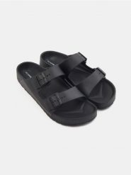 Klapki na sprzączki - czarny. Czarne klapki i japonki męskie Sinsay. Za 29.99 zł.