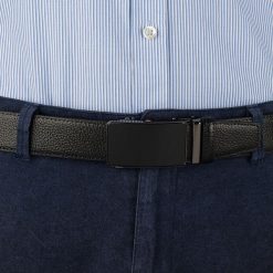 Pasek męski skórzany 3,5 cm klamra automatyczna Beltimore czarny 60-548 : Kolory - czarny, Rozmiar pasków - r.110-125 cm. Czarne paski męskie bez wzorów, ze skóry, wizytowe. Za 64.99 zł.