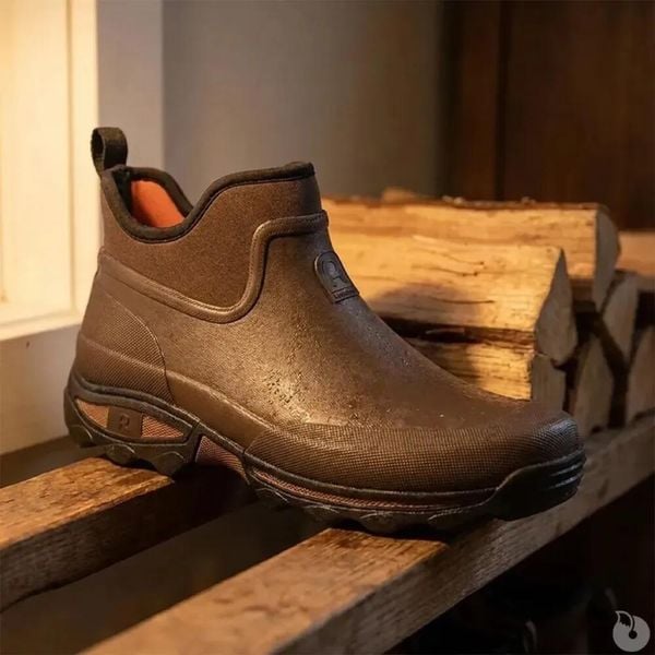 Botki Rouchette Clean Land. Brązowe buty zimowe męskie Rouchette, z gumy, przed kostkę, bez zapięcia. Za 272.00 zł.