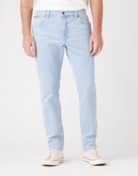 WRANGLER TEXAS TAPER MĘSKIE SPODNIE JEANSOWE WHITEWATER W12TJX31R 112145806. Spodnie materiałowe męskie Wrangler, bez wzorów, z jeansu. Za 219.99 zł.