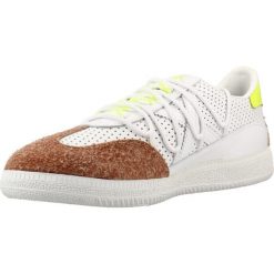 Buty MUNICH 8297001M Biały. Białe obuwie trekkingowe damskie munich. Za 565.99 zł.