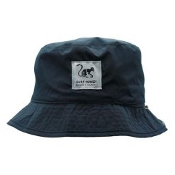 Czapka - z recyklingu - wodoodporna - dwustronna (niebiesko-szara). Niebieskie czapki męskie SURF MONKEY, bez wzorów, z neoprenu, sportowe. Za 179.95 zł.