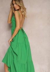 Zielona Sukienka o Rozkloszowanym Fasonie Wiązana i Wykończona Gumką z Tyłu Hililena. Zielone sukienki damskie Renee, uniwersalny, bez wzorów, eleganckie, bez kołnierzyka, bez ramiączek, maxi, kopertowe. W wyprzedaży za 38.49 zł.