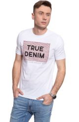 T-SHIRT MĘSKI MUSTANG ALEX C PRINT 1009946 2045. T-shirty męskie Mustang, m, bez wzorów, bez kołnierzyka. W wyprzedaży za 39.99 zł.