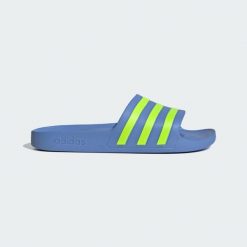 Klapki adilette Aqua. Białe klapki i japonki męskie Adidas, z materiału. Za 184.99 zł.