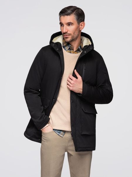 Długa kurtka męska parka z kożuszkiem – czarna V4 - Rozmiar: XL. Czarne kurtki męskie Ombre Clothing, m, z aplikacjami, z gumy. Za 399.99 zł.
