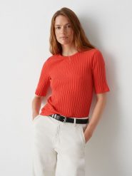 OPUS Koszulka w kolorze czerwonym rozmiar: 42. Czerwone t-shirty damskie Opus, bez wzorów, bez kołnierzyka. Za 86.99 zł.